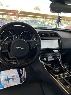 جاكوار XE